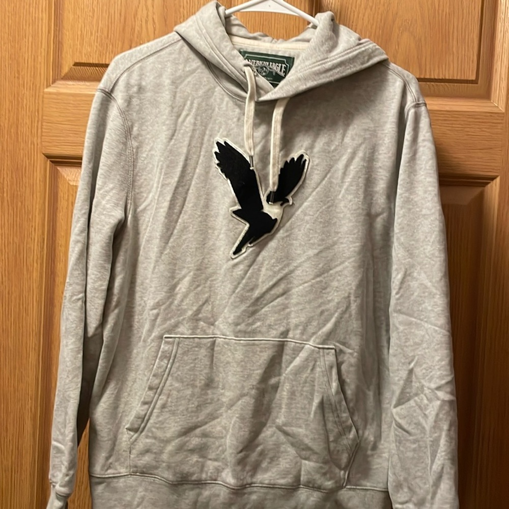 American Eagle men’s hooded sweatshirt with logo